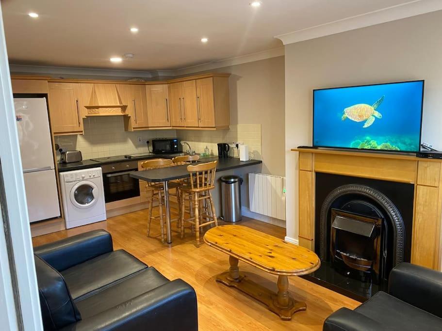 2 Bed Cosy Apartment In Heart Of Mullingar. Екстериор снимка